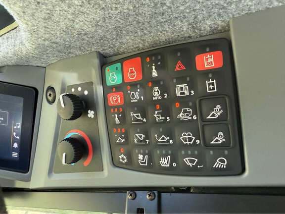 Image of John Deere 333P equipment image 2