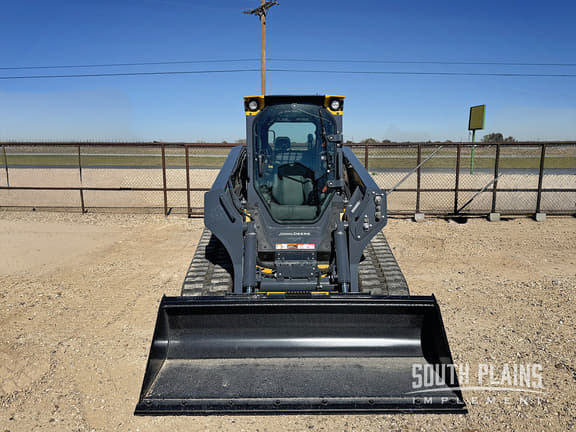 Image of John Deere 333P equipment image 2