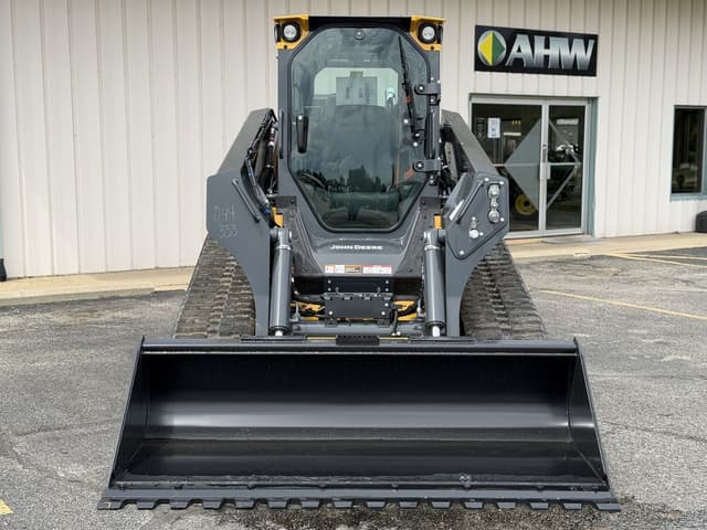 Image of John Deere 333P equipment image 3