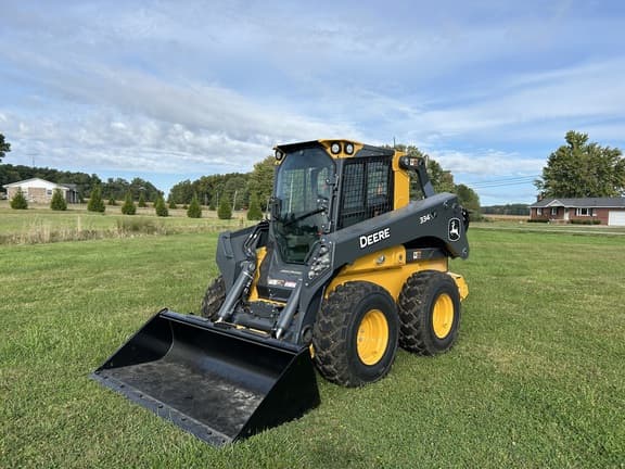 Image of John Deere 334P equipment image 2