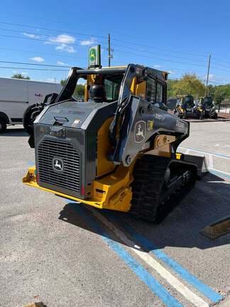 Image of John Deere 335P equipment image 3
