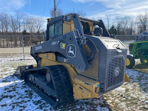 Image of John Deere 335P equipment image 1