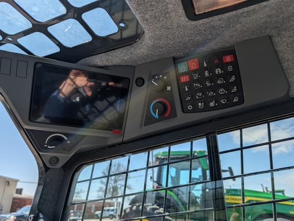 Image of John Deere 335P equipment image 1