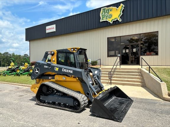 Image of John Deere 335P equipment image 4