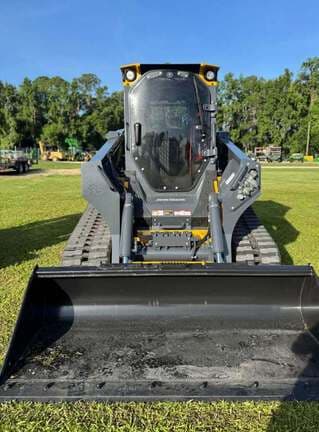 Image of John Deere 335P equipment image 2