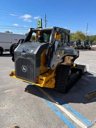 Image of John Deere 335P equipment image 3