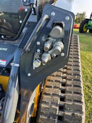 Image of John Deere 335P equipment image 3