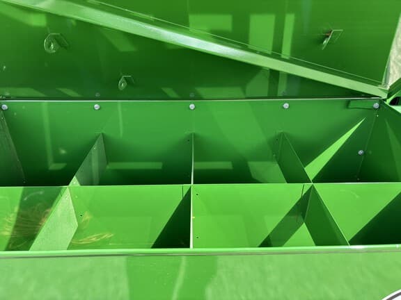 Image of John Deere 338 equipment image 4