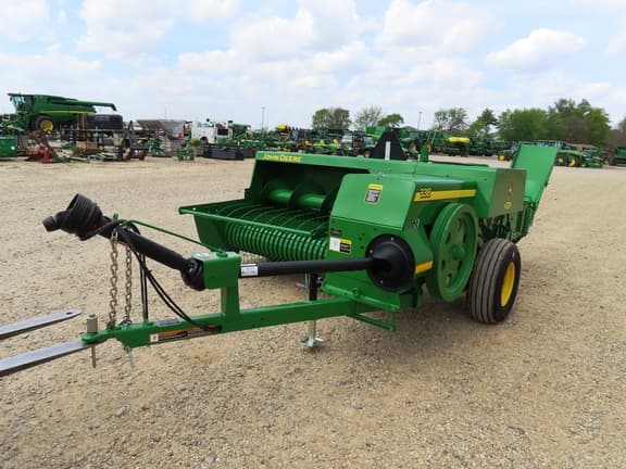 Image of John Deere 338 equipment image 3