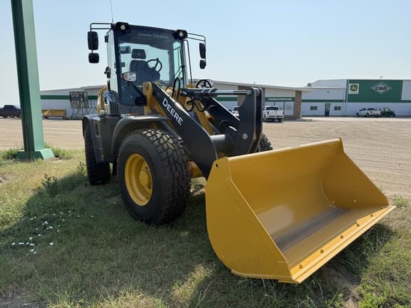 Image of John Deere 344P equipment image 2