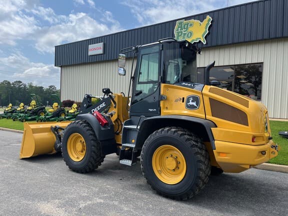 Image of John Deere 344P equipment image 4
