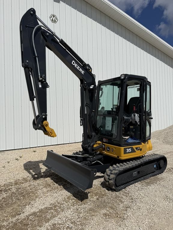 2026 John Deere 35P Equipment Image0