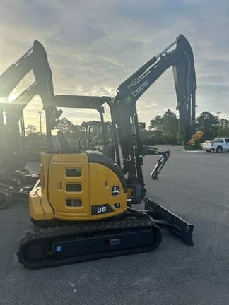 Image of John Deere 35P equipment image 4