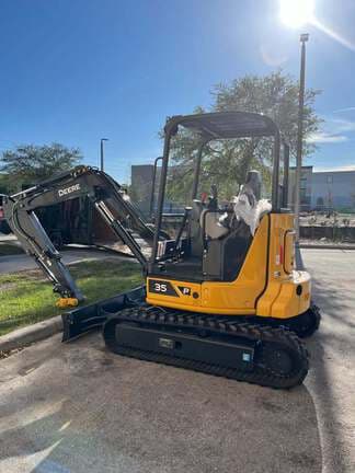 Image of John Deere 35P equipment image 1