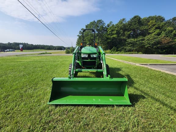 Image of John Deere 4044M equipment image 3
