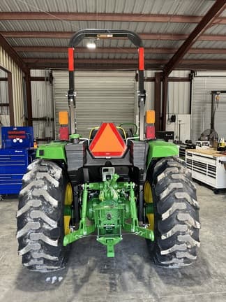 Image of John Deere 4044M equipment image 4