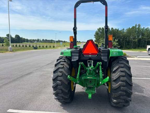 Image of John Deere 4044M equipment image 3