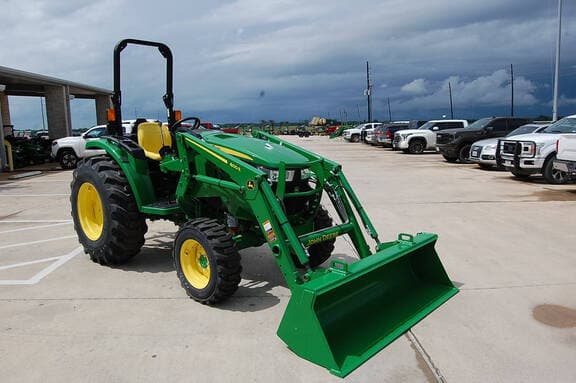Image of John Deere 4044M equipment image 3