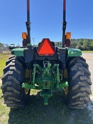 Image of John Deere 4044M equipment image 4