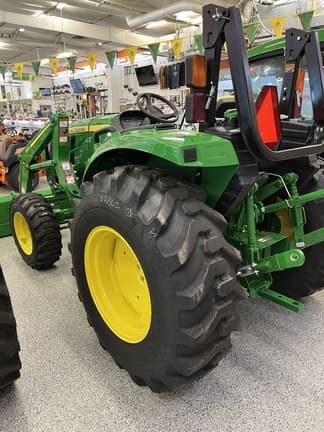 Image of John Deere 4044M equipment image 4