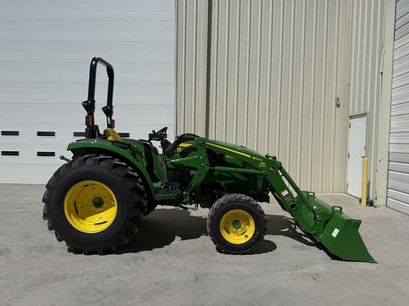 Image of John Deere 4044M equipment image 4