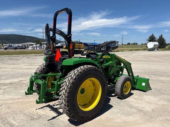 Image of John Deere 4044M equipment image 4