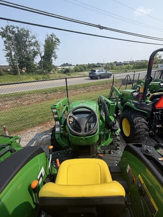 Image of John Deere 4044M equipment image 4