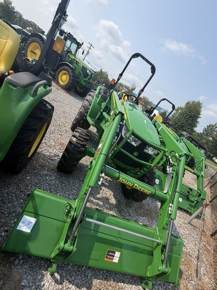 Image of John Deere 4044M equipment image 2