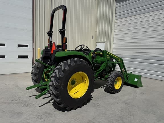 Image of John Deere 4044M equipment image 4