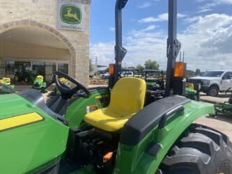 Image of John Deere 4044M equipment image 3