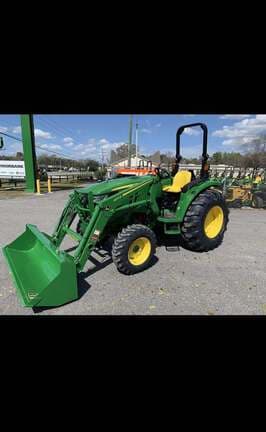 Image of John Deere 4044M equipment image 4