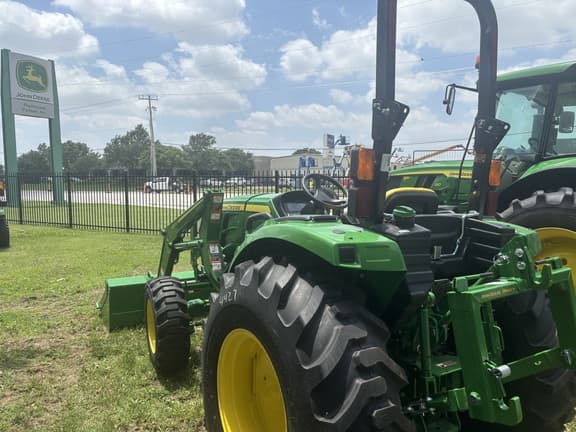 Image of John Deere 4044M equipment image 3