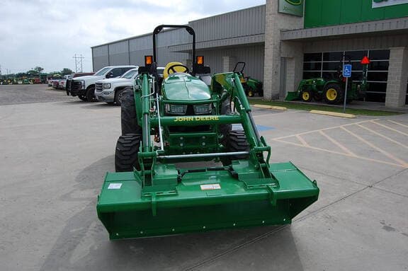 Image of John Deere 4052M equipment image 3