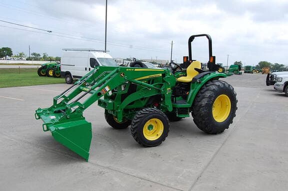 Image of John Deere 4052M equipment image 4