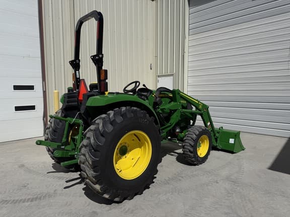 Image of John Deere 4052M equipment image 3