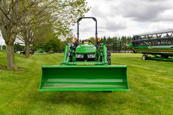 Image of John Deere 4052M equipment image 2