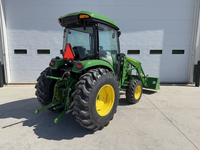 Image of John Deere 4052R equipment image 4
