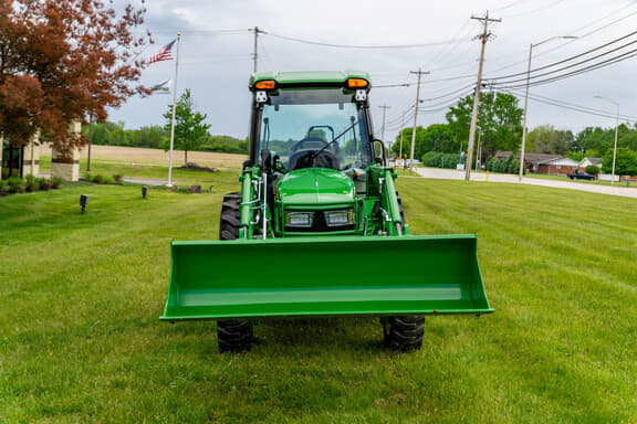Image of John Deere 4052R equipment image 2