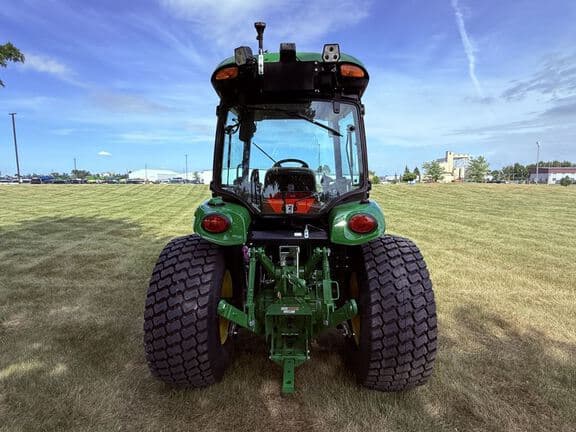 Image of John Deere 4052R equipment image 1