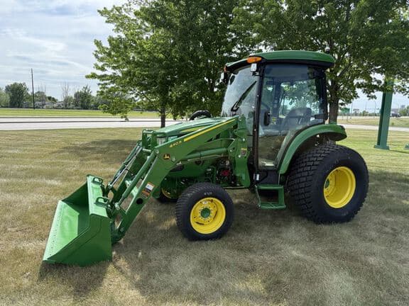 Image of John Deere 4052R equipment image 2