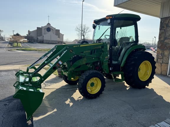 Image of John Deere 4052R equipment image 4