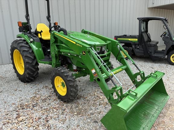Image of John Deere 4052R equipment image 1
