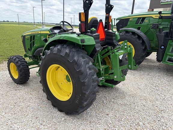 Image of John Deere 4052R equipment image 2