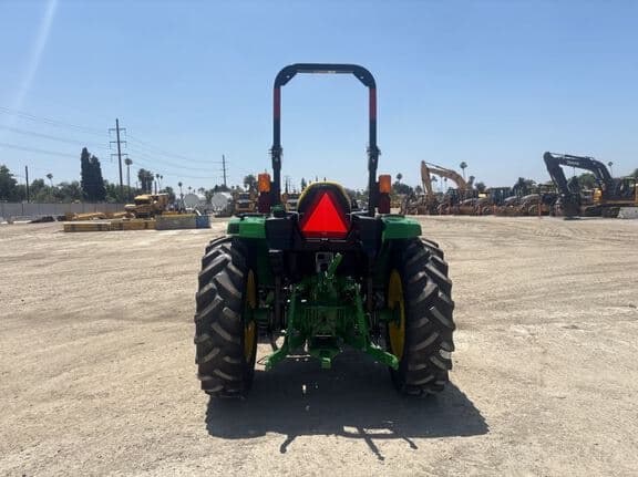 Image of John Deere 4052R equipment image 3