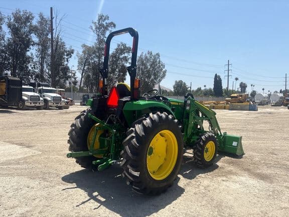 Image of John Deere 4052R equipment image 4