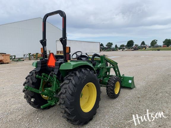 Image of John Deere 4066M equipment image 3