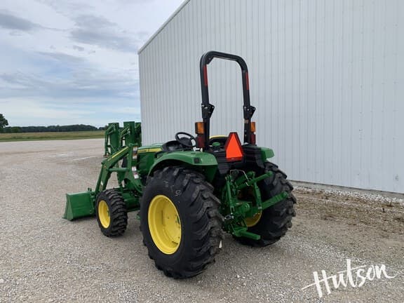 Image of John Deere 4066M equipment image 2