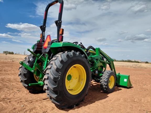 Image of John Deere 4066M equipment image 2