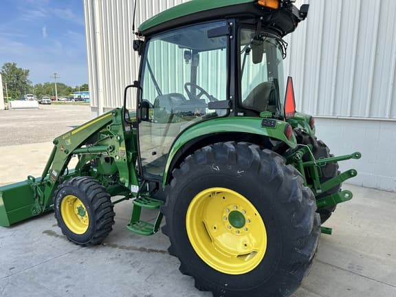 Image of John Deere 4066R equipment image 2