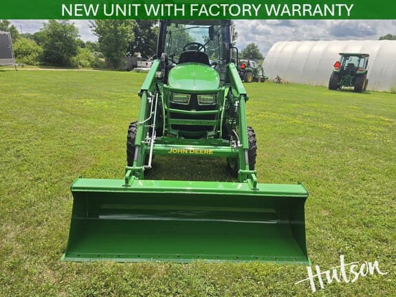 Image of John Deere 4066R equipment image 3